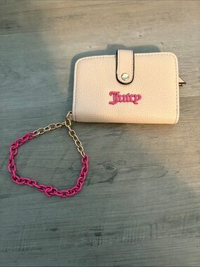 Juicy Couture Light Pink Pebbled Card Holder with Pink & Gold Chain